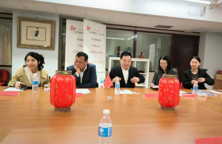 Miembros de la Delegación de la Asociación de Escritores de China.