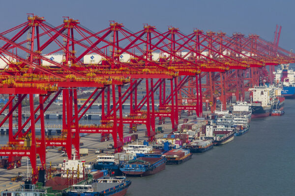 Estabilidad en la tormenta China sigue creciendo en abril del 2025