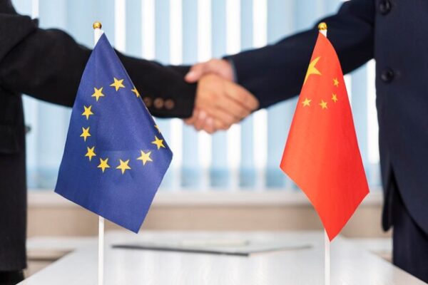 Europa debe decidir si acude a la Cumbre con China de pantalón largo o corto