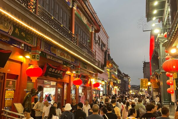 El auge del comercio electrónico y las inversiones extranjeras consolidan el crecimiento de China tras el XIV Plan Quinquenal