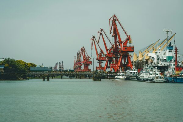 China mantiene el crecimiento en agosto, con un impulso de las exportaciones mayor que las importaciones
