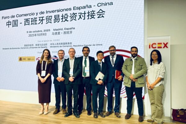 China Three Gorges Europe, miembro de ACCEDER, y Grupo Amper firman un contrato estratégico para la monitorización de los activos renovables de CTGE