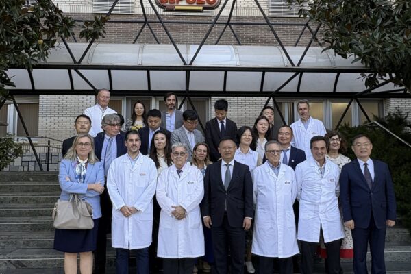 La Fundación Cátedra China visita junto al ministro consejero de la Embajada Murcia para estrechar las colaboraciones