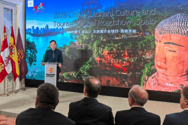 Leshan y Burgos impulsan la cooperación en el intercambio de experiencias en Patrimonio Mundial