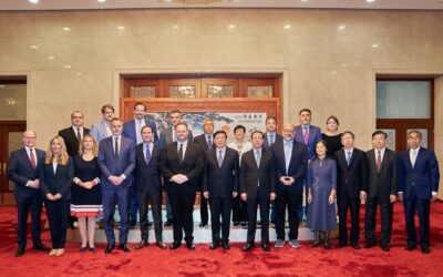 La Unión Europea advierte a China que se verá obligada a adoptar medidas unilaterales para proteger sus intereses