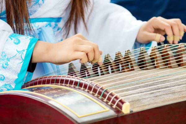 Concierto de música tradicional china «Ruta de la seda: Lu Jun’an, Chen Mengnan y Chen Peng», Casa Asia