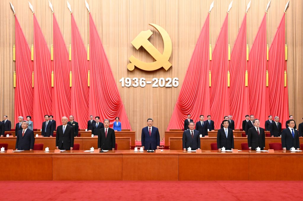 Xi llama a alcanzar nuevos logros en nueva Gran Marcha-2