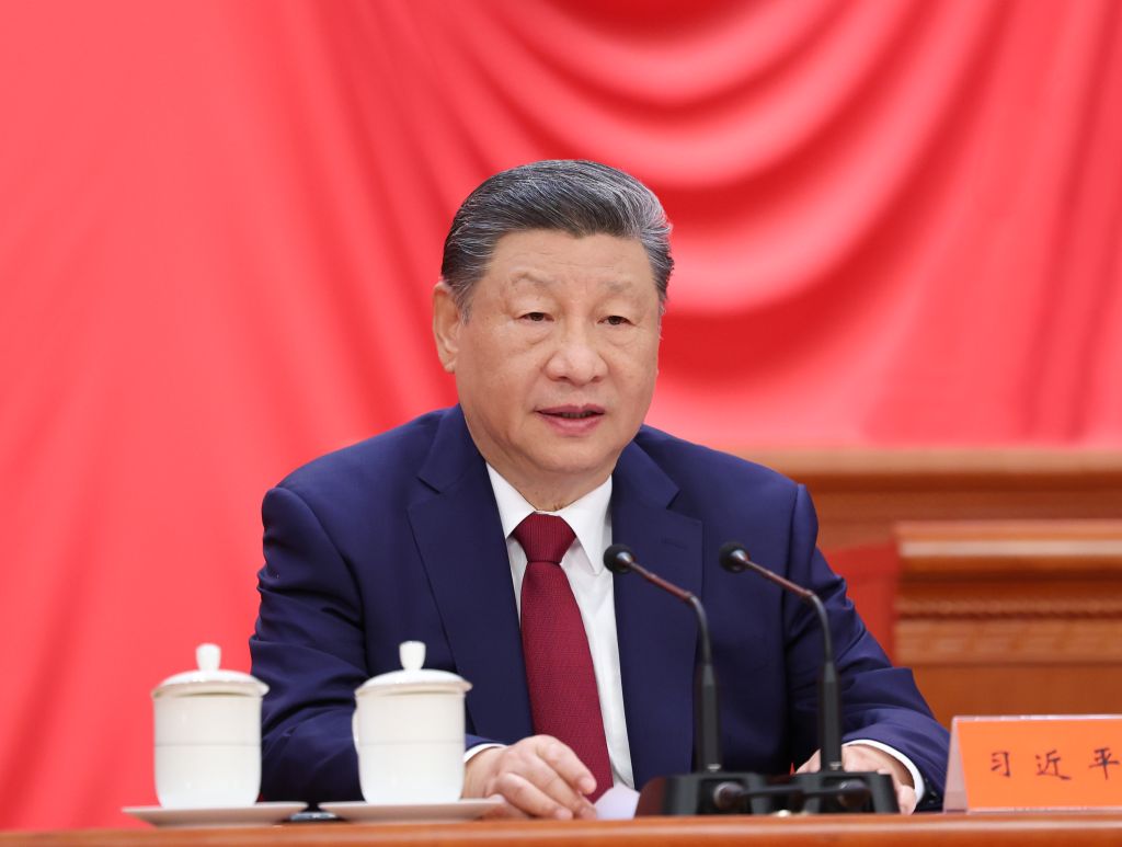 Xi llama a alcanzar nuevos logros en nueva Gran Marcha-2