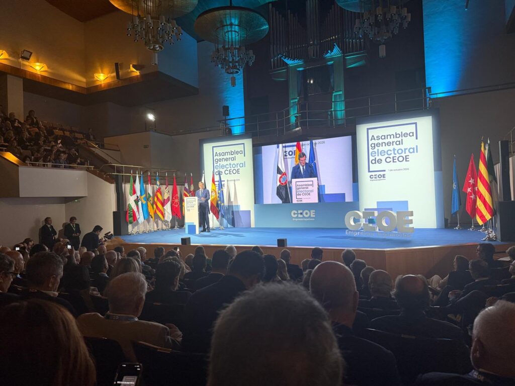 Ramón M.ª Calduch participa, como presidente de ACCEDER (Grupo Cátedra China) y miembro de la Junta Directiva de CEOE, en la Asamblea General Electoral que reelige a Antonio Garamendi hasta 2030