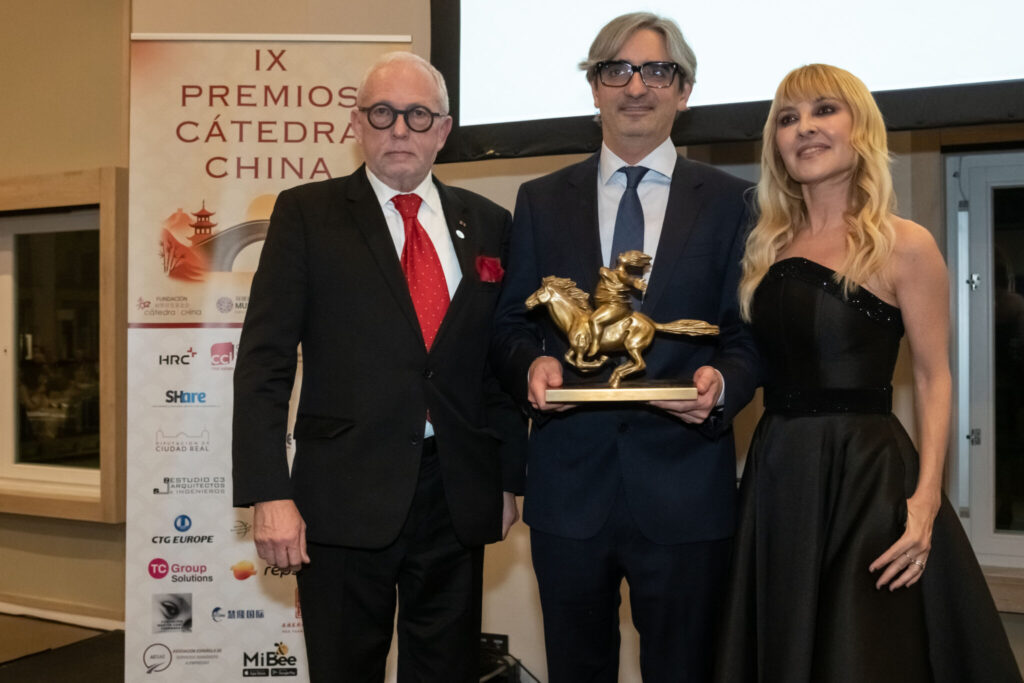 Diego Gonzalez Cirujano Pulmonar Shangai - Premio Catedra china