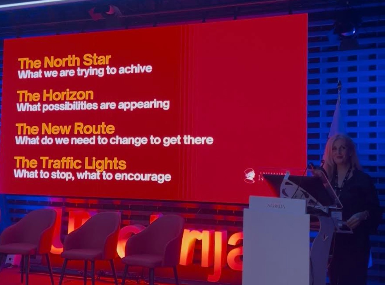 Educación China - Modelo Pekin - North star, horizon, new routes, traffic lights
